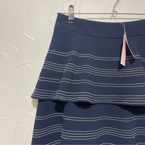 NWT Banana Republic navy/white stitched tiered mini skirt (size 00 petite) - Picture 2 of 4